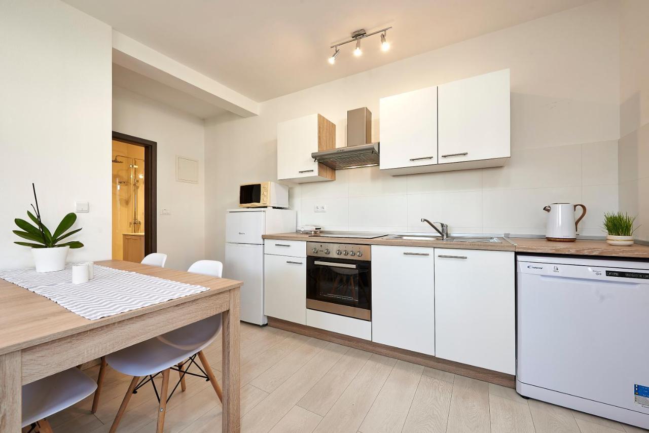 Apartmani Sara I Klara Trogir Exterior foto