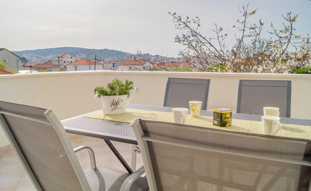 Apartmani Sara I Klara Trogir Exterior foto