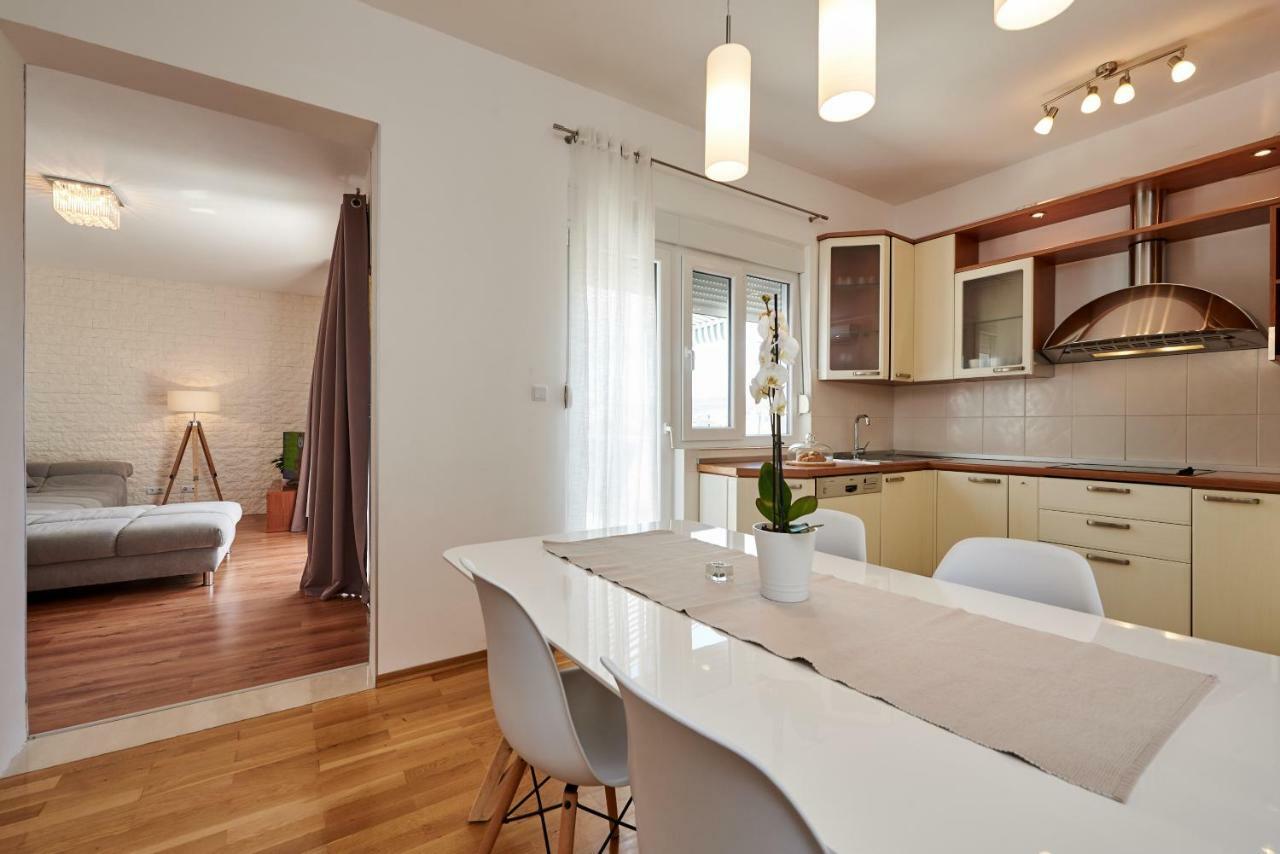 Apartmani Sara I Klara Trogir Exterior foto