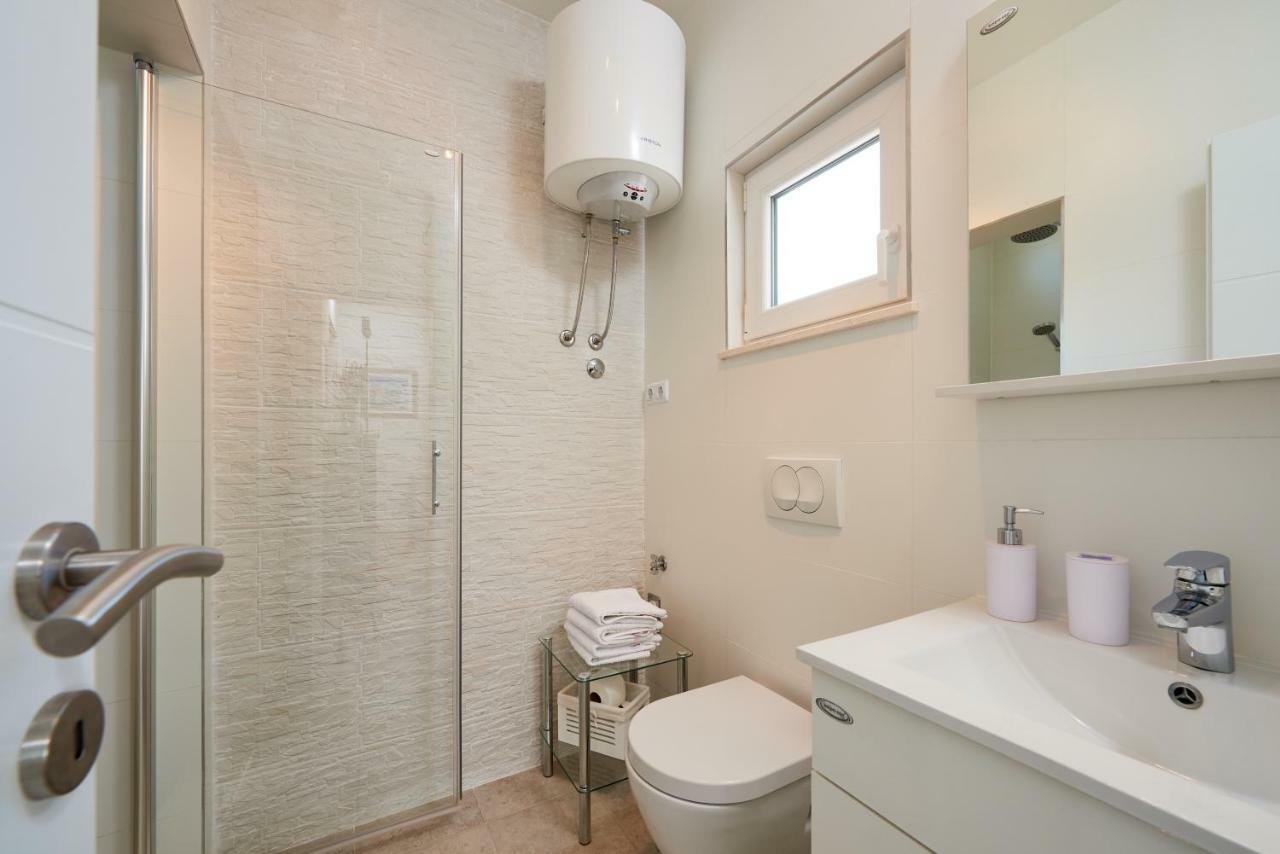 Apartmani Sara I Klara Trogir Exterior foto